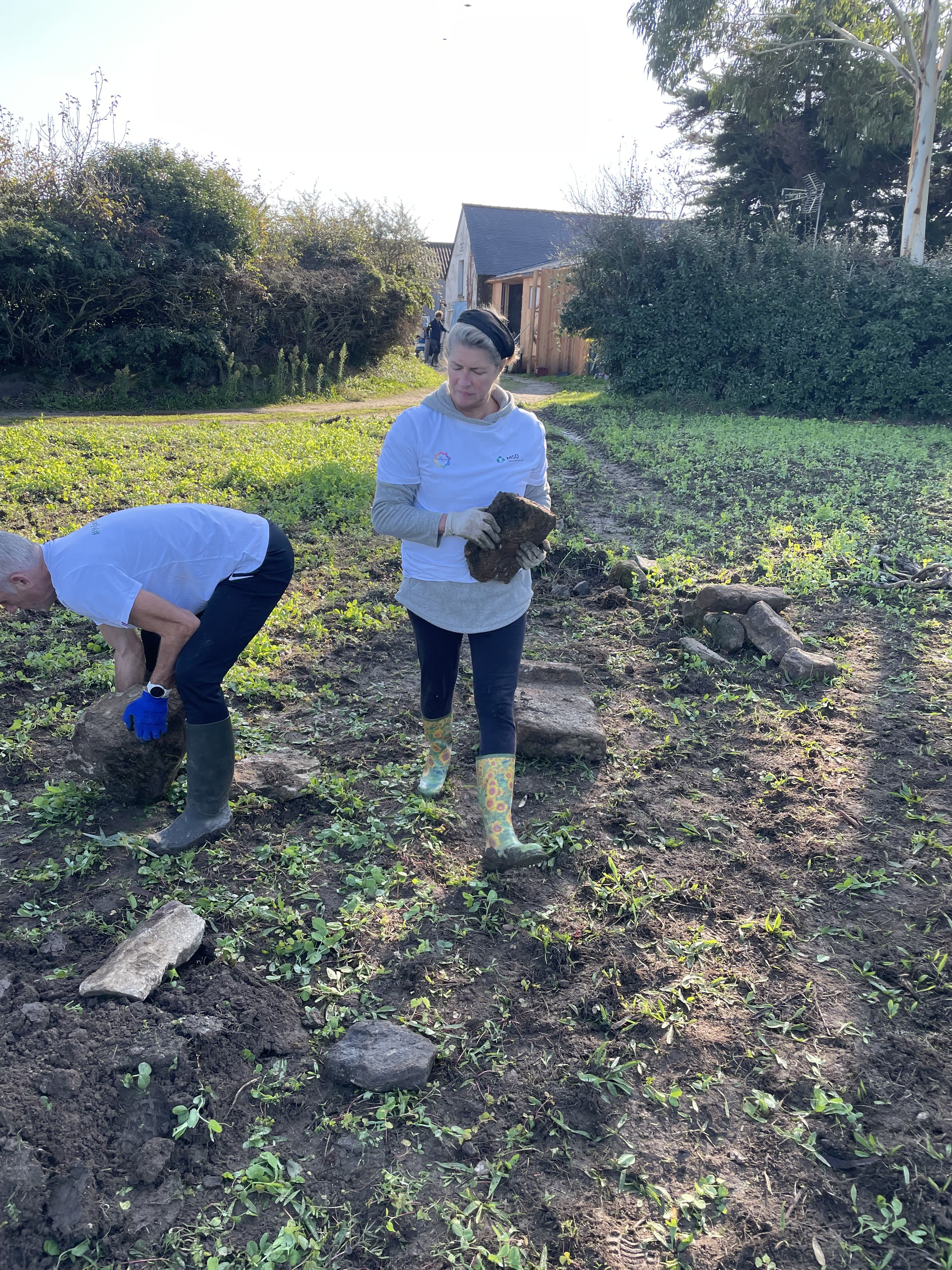 Collaboratrice lors d_une action de construction